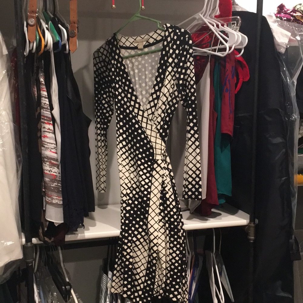 Banana Republic Geometric print wrap dress